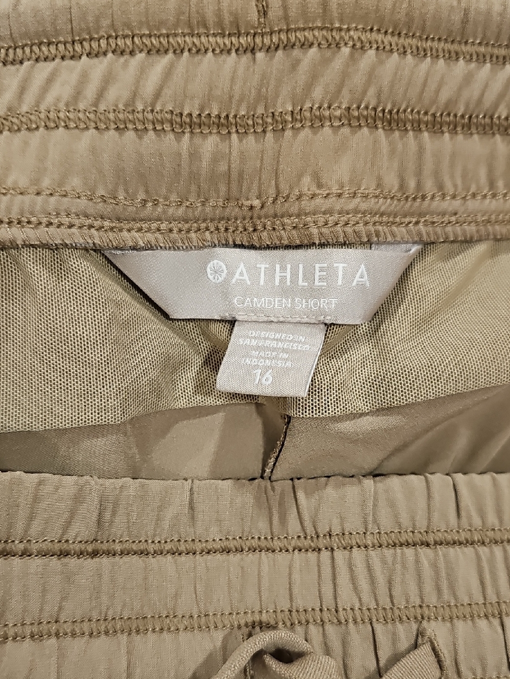 Athleta Camden Short in Tan/Khaki; 5" Inseam; EUC; Size 16 - Picture 5 of 8